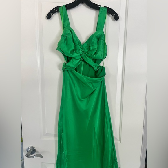 Satin green cut out maxi dress - Picture 1 of 5